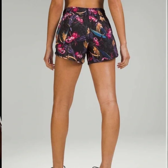 Lululemon hotty hot shorts